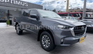 foto de Autos marca Mazda seminuevo modelo BT-50 4x4 Diesel año 2023 en Ambato