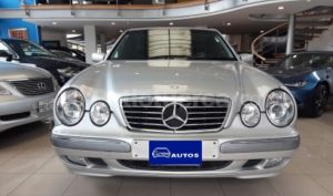 Mercedes Benz—™ E320 2002