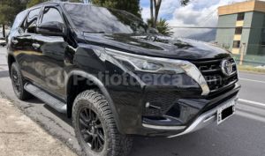 foto de Autos marca Toyota seminuevo modelo Fortuner 4.0 año 2022 en Quito