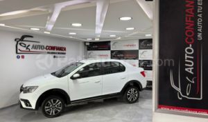 foto de Autos marca Renault seminuevo modelo LOGAN CROSS INTENS año 2023