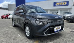 foto de Autos marca Kia seminuevo modelo Carens año 2023