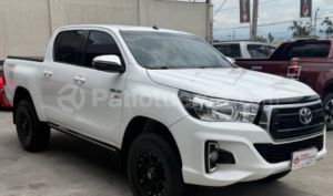 foto de Autos marca Toyota seminuevo modelo Hilux CD 4x4 Diesel año 2021 en Ambato