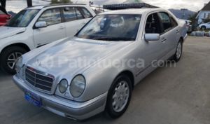 Mercedes Benz—™ 320E 1998
