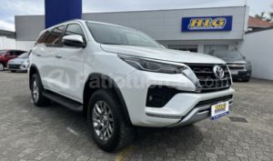 foto de Autos marca Toyota seminuevo modelo Fortuner 4.0 año 2025 en Cuenca