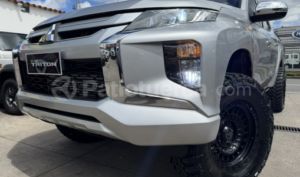 foto de Mitsubishi L200 HIRIDER 2024
