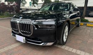 BMW 740i 2023
