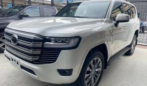 Toyota Land Cruiser 300 2024
