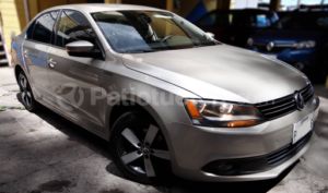 foto de Autos marca Volkswagen seminuevo modelo New Jetta año 2014 en Quito