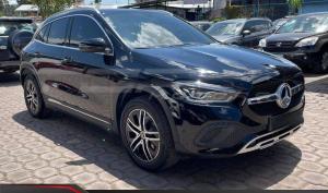 Mercedes Benz GLA 200 2022
