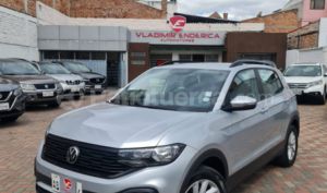 foto de Autos marca Volkswagen seminuevo modelo T-CROSS CONFORTLINE AC año 2023