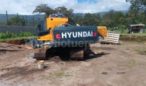 foto de Hyundai R220LC-9S 2014