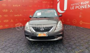 foto de Autos marca Nissan seminuevo modelo Versa año 2013 en Quito