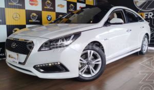 foto de Autos marca Hyundai seminuevo modelo Sonata Hybrid año 2016 en Quito