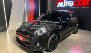 foto de Autos marca Mini seminuevo modelo COOPER SE HATCH año 2019 en Quito