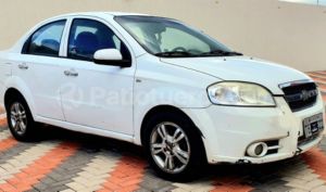 foto de Chevrolet Aveo Emotion 2014