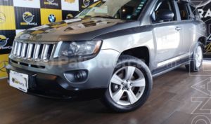 foto de Autos marca Jeep seminuevo modelo Compass Sport año 2014