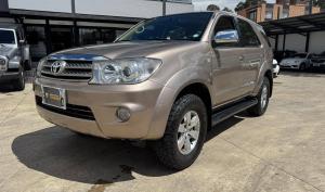 Toyota AWT FORTUNER 2011