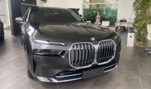 BMW 740i 2023