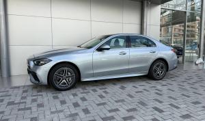 Mercedes Benz C300 2025