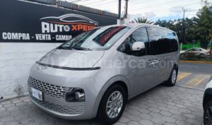 foto de Autos marca Hyundai seminuevo modelo Staria año 2023