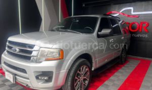 foto de Ford Expedition XLT 2017