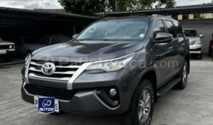 foto de Autos marca Toyota seminuevo modelo Fortuner 2.7 año 2017 en Cuenca