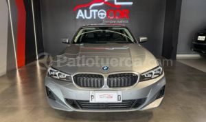 foto de BMW 330e 2024