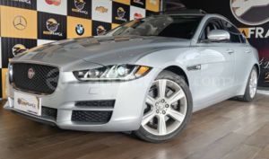 foto de Jaguar XE 2017