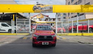 foto de Autos marca Toyota seminuevo modelo Hilux SR AC CD año 2022 en Quito