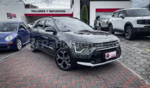 foto de Autos marca Kia seminuevo modelo NIRO Hibrido año 2023 en Ambato