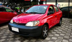 foto de Toyota Yaris 2001