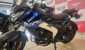 foto de Bajaj Pulsar 200NS 2023