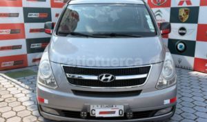 foto de Autos marca Hyundai seminuevo modelo H1 12 pasajeros año 2013 en Quito