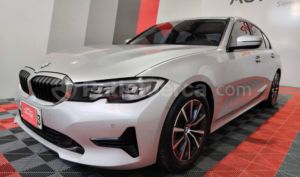 foto de BMW 330i 2020
