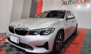 foto de BMW 330i 2020