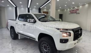 foto de Autos marca Mitsubishi seminuevo modelo Triton GLX año 2026 en Cuenca
