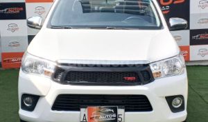 foto de Autos marca Toyota seminuevo modelo Hilux CD 4x2 año 2020 en Quito