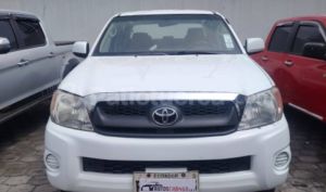 foto de Autos marca Toyota seminuevo modelo Hilux CD 4X4 año 2009 en Quito