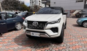 foto de Autos marca Toyota seminuevo modelo New Fortuner año 2024