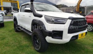 foto de Autos marca Toyota seminuevo modelo NEW HILUX 2.4 CD 4X4 año 2021