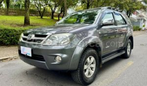foto de Toyota Fortuner 2008