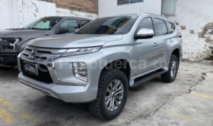 foto de Autos marca Mitsubishi seminuevo modelo Montero Sport año 2020 en Quito