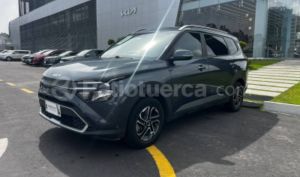 foto de Kia Carens 2025