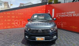foto de Autos marca Ssangyong seminuevo modelo Stavic año 2019 en Quito