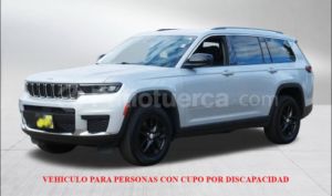 foto de Autos marca Jeep seminuevo modelo Grand Cherokee Laredo año 2023