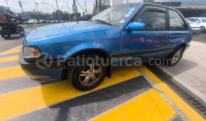foto de Autos marca Mazda seminuevo modelo 323 Hei año 2001 en Quito