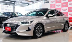 foto de Autos marca Hyundai seminuevo modelo Sonata Hybrid año 2021