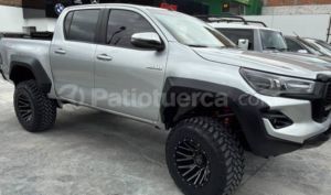 foto de Autos marca Toyota seminuevo modelo NEW HILUX 2.4 CD 4X4 año 2023