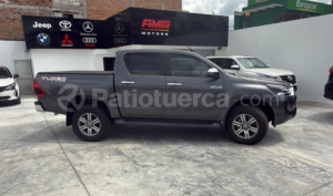 foto de Autos marca Toyota seminuevo modelo Hilux 2.8 CD 4X4 TA DIESEL año 2024