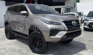 foto de Autos marca Toyota seminuevo modelo New Fortuner año 2022